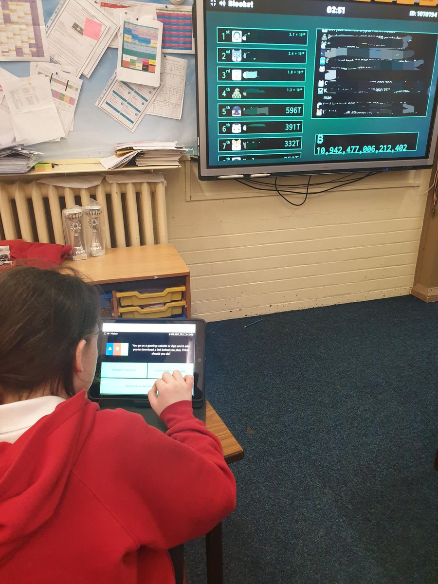MerPolWirral's tweet photo. Day 2 #MiniPathfinders Project @Bidstonavenue
@paullavellefoun spoke to pupils regarding positive relationships, grooming & peer pressure
@SLSEngland educated pupils on the dangers lending money
Officers held cyber sessions about how to stay safe online
#Prevention https://t.co/sZ8tmcy1cT