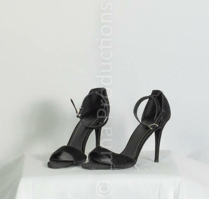 I said heel. https://t.co/fAHXCdYxxf https://t.co/GiKSeWziwW<a href="/tag/shoppingsaturday"class="tags"><span>#shoppingsaturday</span></a>