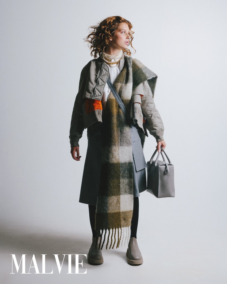 «Timeless Modernity» is part of exclusive webitorial for <a href="/MALVIEmag/">MALVIE Magazine</a>. 
.⁠
Fashion Designer/Accessory Designer: @solis_lyon
Model: @aaricia_lemaire
Agency: <a href="/auuna/">chris tian</a>.studio
Makeup Artist/Hair Stylist: <a href="/m/">Mika</a>.varelahair
Photographer: <a href="/damienjuquel/">Damien Juquel</a>
Via <a href="/officialkavyar/">Kavyar</a>