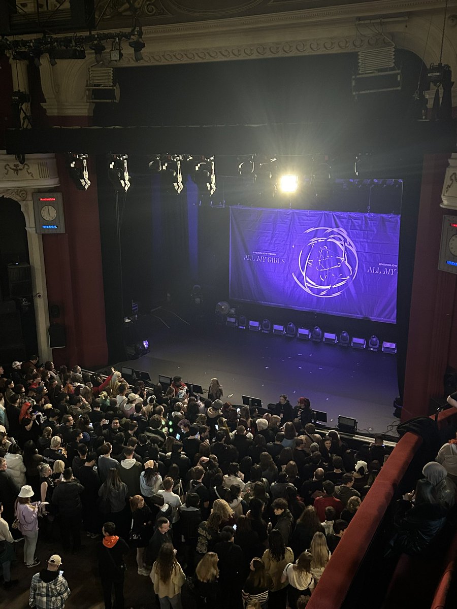 ireeluvvr's tweet photo. OUR VIEW OMGG https://t.co/i07ZyJZbat