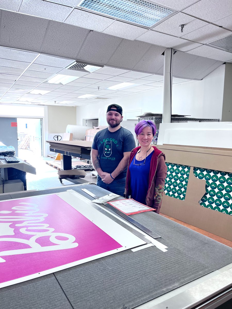 onlyTGI's tweet image. Special shout out to our WIDE FORMAT department for always kcking butt to get those big prints out the door!
#wideformatprinting #diecuts #wallgraphics #posters #banners #signage