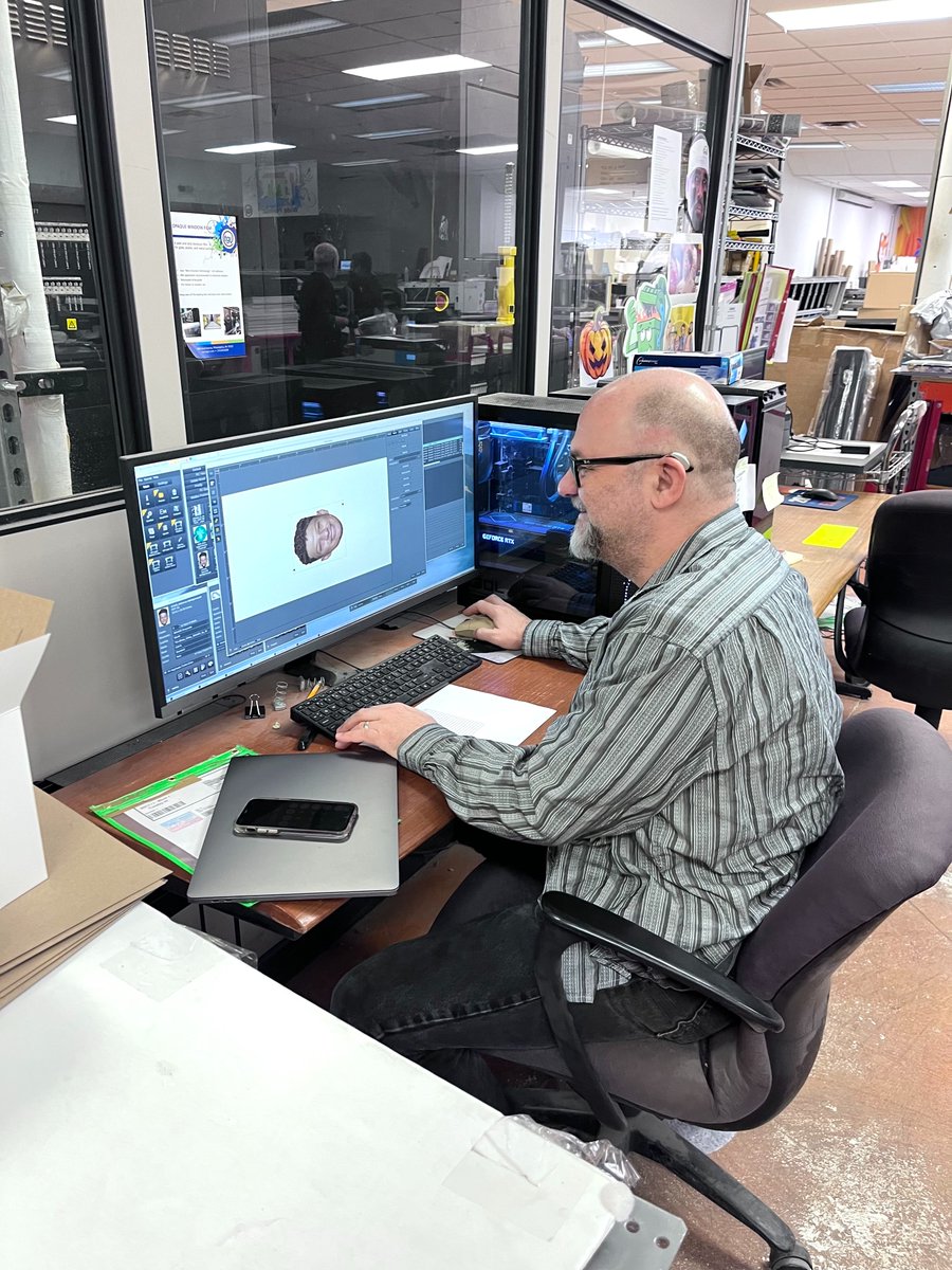 onlyTGI's tweet image. Special shout out to our WIDE FORMAT department for always kcking butt to get those big prints out the door!
#wideformatprinting #diecuts #wallgraphics #posters #banners #signage