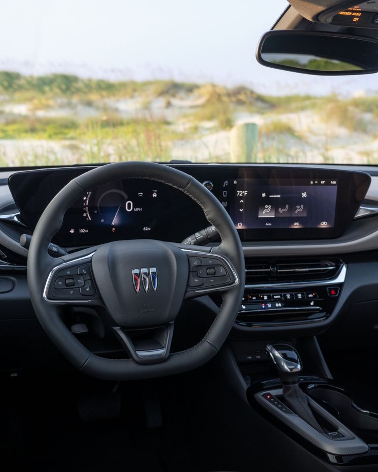 Make your quiet place even quieter in the Buick Envista Avenir with QuietTuning™️ technology.

Shop Inventory: lindsaygm.ca/vehicles/new/?…