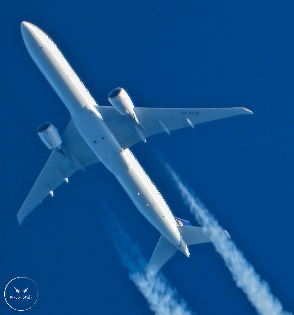 TheSnoopySnoop's tweet photo. #SV35 Saudia
Boeing 777-3FG(ER) HZ-AK38

511mph @ 34,000ft (6.4 miles)
Jeddah → Washington

#avgeek #planespotting #nikonphotography #aviationphotography https://t.co/mwN8iloUw8