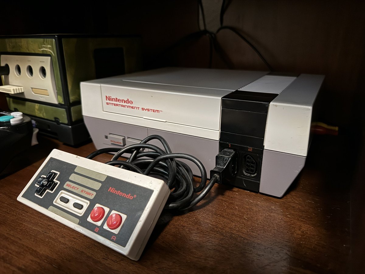 TechBatSonar's tweet photo. LET'S FIX ANOTHER ONE!

Got another NES on the bench with a faulty cartridge slot! Does it need cleaned, or...um...boiled? Or do we replace it with a donor?

Then, major surgery on a Dreamcast optical drive if we have the time!

LIVE!
https://t.co/s6rGrcIe8L

#vtuber #ENVtubers https://t.co/31Oln5YVp7
