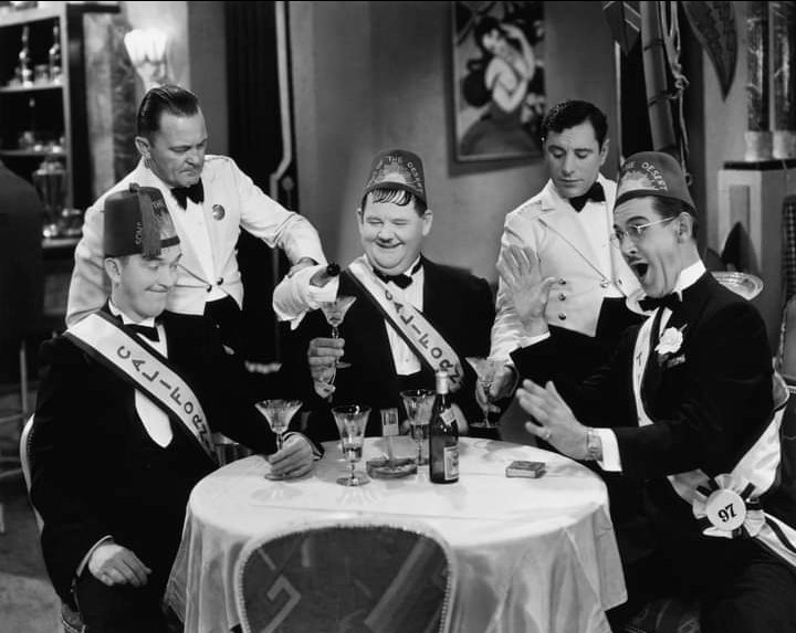 From "Sons Of The Desert", 1933. Stan and Ollie with regulars Charlie Hall and Charlie Chase on the right 🎥