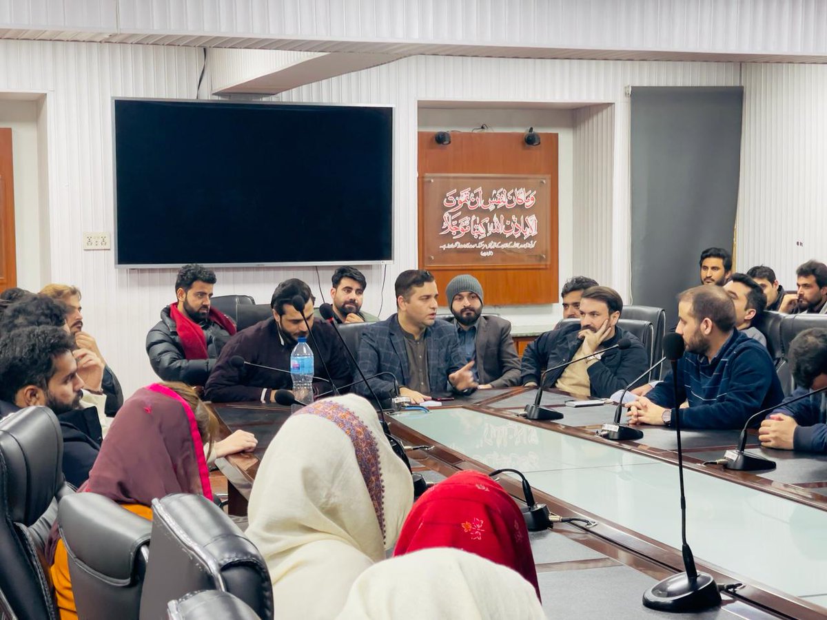 DrFaisalBarakza's tweet image. انشاءاللہ آنے والے دنوں میں ایک نئی سورج طلوع ہوگی ،جو خوشی کی نوید لیکر آئے گی ۔
انشاءاللہ آپ لوگوں کی محنت رائیگاں نہیں جائے گی، 
آپ کی جدوجہد اور استقامت پہ ہمیں فخر ہے ۔۔۔
#InductionForAll 
Long live YDA 
Long live Resistance