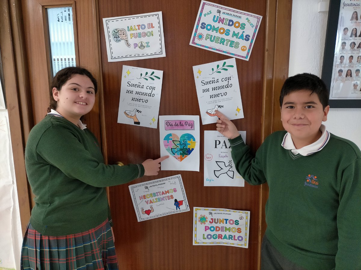 ¡Celebramos el Día de la Paz y la No Violencia en nuestro colegio! 🕊️✨ 

¡Que la paz reine en nuestros corazones y en el mundo! 🌍 🤍

#DiaDeLaPaz #NoViolencia #JuntosPorLaPaz"

#JesuitinasMurcia #caminaconsentido