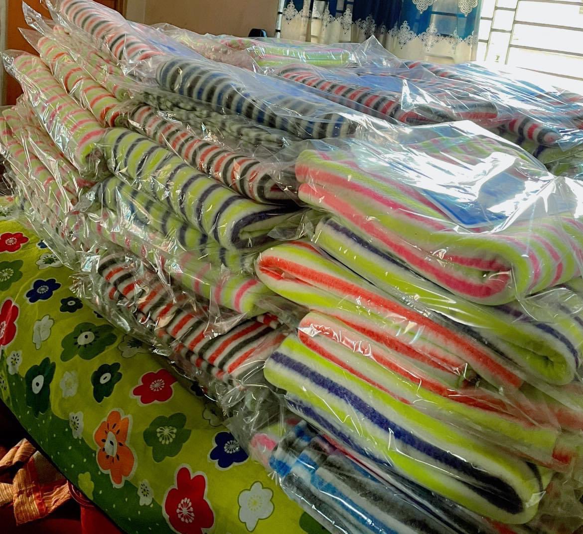 ASMS_2021's tweet photo. On, 27th January 2024, Under the initiative of Alor Shondhane Manobota Shongostha (ASMS) ——  #Winter_Cloth_Distribution #Event at Madaripur Sadar, Dhaka, Bangladesh. 

— Working for humanity is the best work ❤️ 

#bestworkever #humanitarianaid https://t.co/HpEiZmlFQm