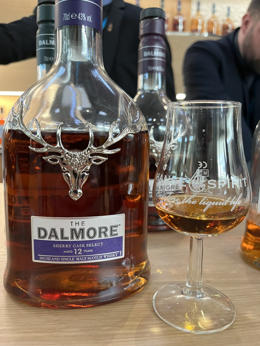 TimmoGermany's tweet photo. And another awesome Whisky Line-Up at the Whyte & Mackay stand at the #hansespirit together with @tooobi_hh ✌️A very special Highlight was the new released @DalmoreWhisky Vintage 2008 🥃🤩 Big thanks to the whole team, it was a pleasure to meet you again! https://t.co/Xkx0VFbGUX