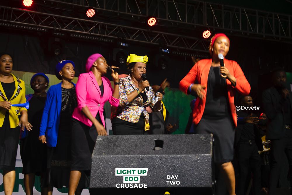 dovetv's tweet photo. Special ministration by Mass Choir.
#LightUpEDO
#Reach4Christ
#DoveTv
#DoveTelevision
#OHPrimeTv https://t.co/VR6JcWMj9K
