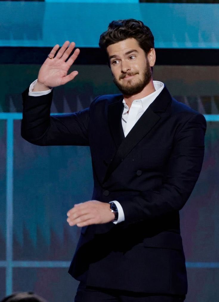 andrew garfield posts tweet media