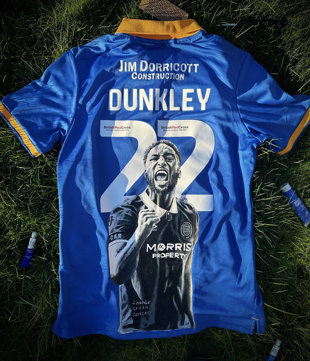 RjCustoms1's tweet photo. @dunks_22 Hand Painted Shrewsburytown Tshirt . 🎨 This Special Shirt is up for Auction to help Raise money for @chordscrushcancer ! this will be signed by Dunkley Also !

Link to donate / Bid on Auction 

https://t.co/MCqBAPKLa4 https://t.co/WdTdBod2A1