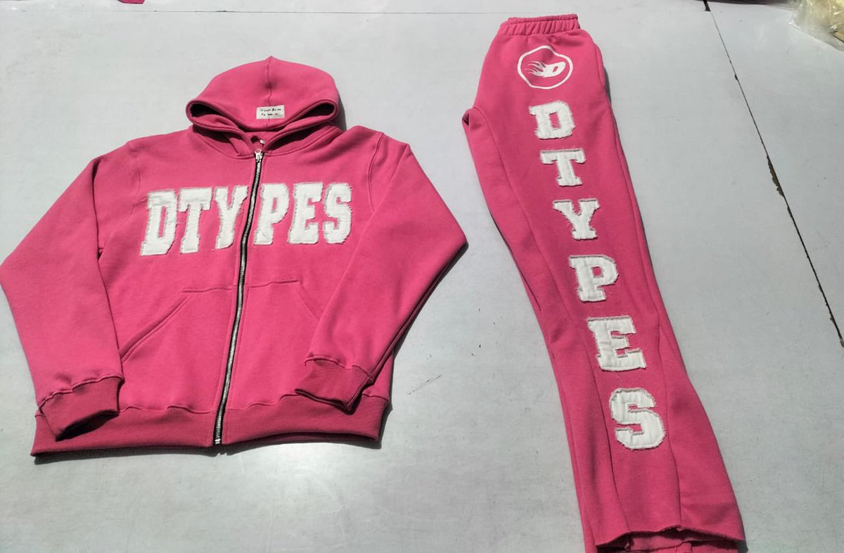 _Wooda1's tweet photo. Vday dtypes sweatsuit 🩷💐🔥🔥 https://t.co/KVFyHwTs6e