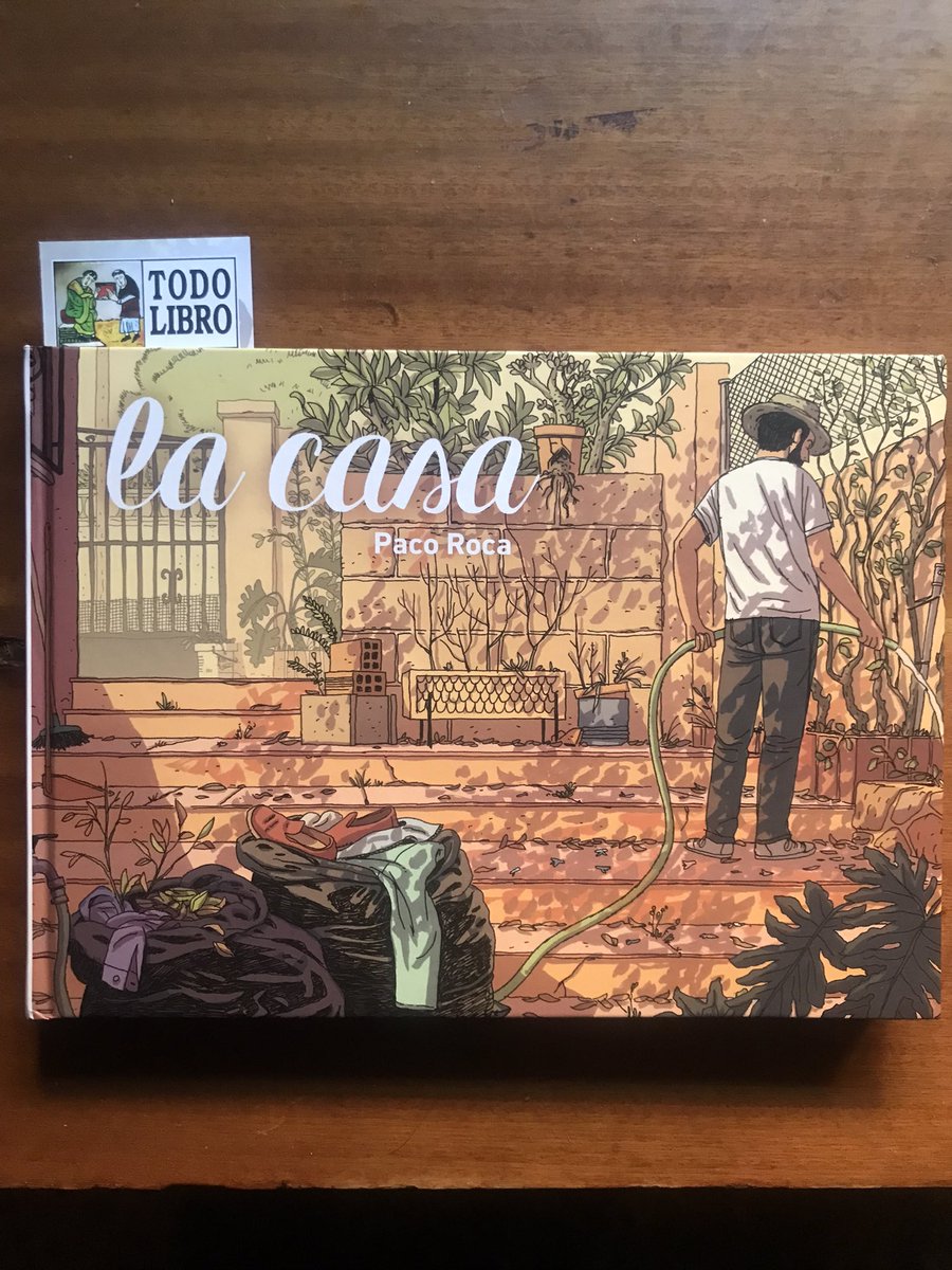 david7868's tweet photo. Como bien avisé, el documental #IMPPacoRoca había despertado mi interés en su obra, y ayer mismo adquirí en @todolibro la emotiva novela gráfica “La casa”, publicada originalmente en 2015 y que tendrá una adaptación cinematográfica con @DavidVerdaguer, Olivia Molina y @Bucharta. https://t.co/uQvU9XaLX6