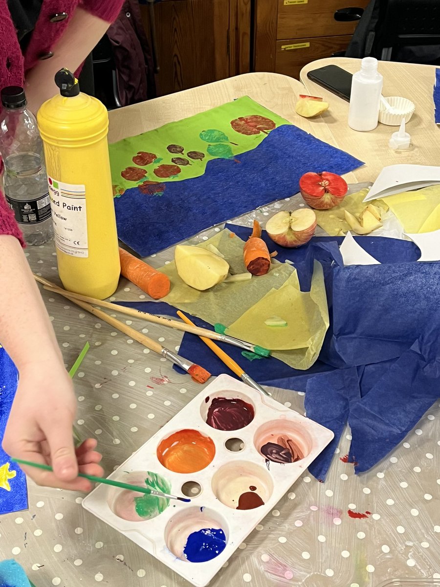 LWhitfieldYSJ's tweet photo. Today our Y2 lower Primary group have been thinking about developing fine motor skills through Expressive Arts &amp; Design. Some great discussions about use of tools and different materials &amp; providing open ended opportunities for children in EYFS 🎨 https://t.co/tJRPvJYZYQ