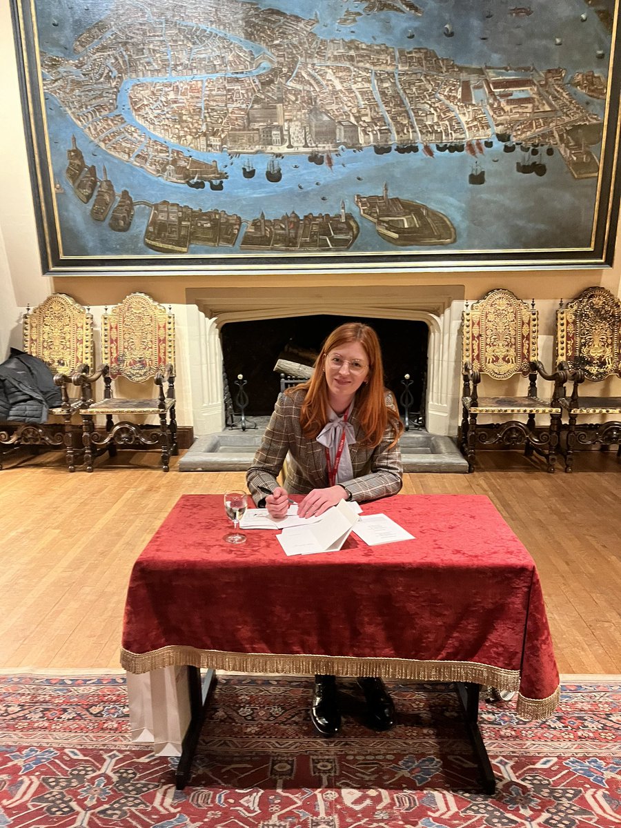 Anna K. Pernegger tweet media