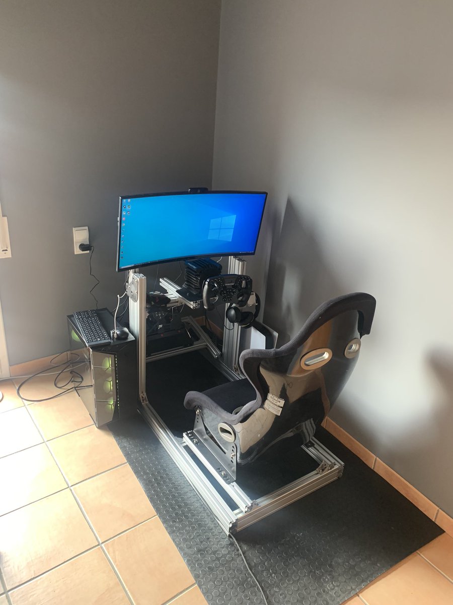 CORO (@davecoro) on Twitter photo Aqui mi actual SETUP.
Quiero agradecer el diseño y la ayuda en todo momento del animal de <a href="/juanreina93/">juan M. Reina</a>
Si teneis que hacer alguno, no dudeis de comentarle, te ahorraras bastante dinero. Aqui mi actual SETUP.
Quiero agradecer el diseño y la ayuda en todo momento del animal de <a href="/juanreina93/">juan M. Reina</a>
Si teneis que hacer alguno, no dudeis de comentarle, te ahorraras bastante dinero.