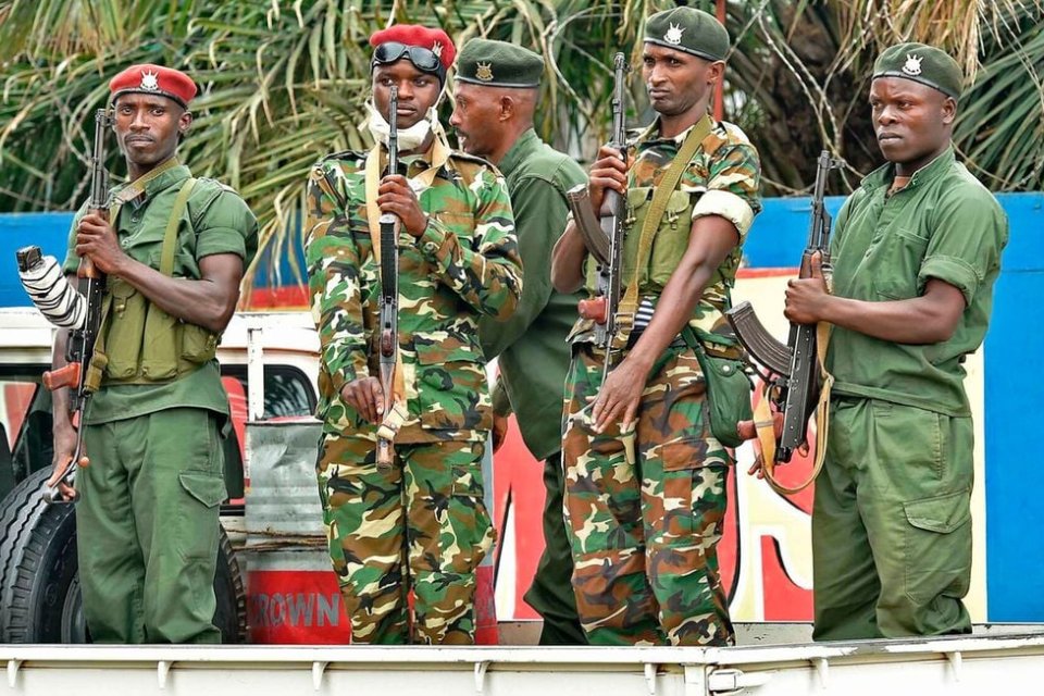M23TWIRWANEHO's tweet photo. L'armée burundaise est désormais prête à attaquer notre voisin. Annoncé ce mardi (30/01/2024), par le ministre de la Défense du Burundi, Alain Tribert Mutabazi, qui a confirmé que ces militaires et de nombreux équipements sont déjà aux frontières et prêts à attaquer le Rwanda. https://t.co/BvxNkSAwtx