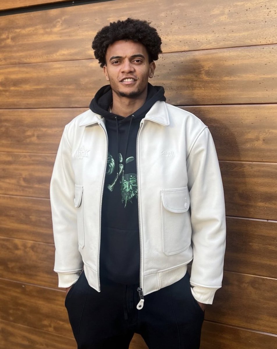 Walk in Paris tweet media