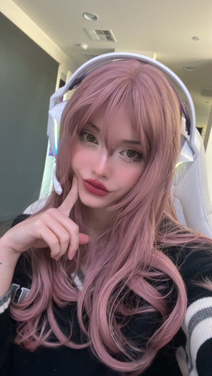 Streaming on Twitch! With @JuliaaBurch 

https://t.co/ZXZjPZNoB7 https://t.co/zlHS4neQHM