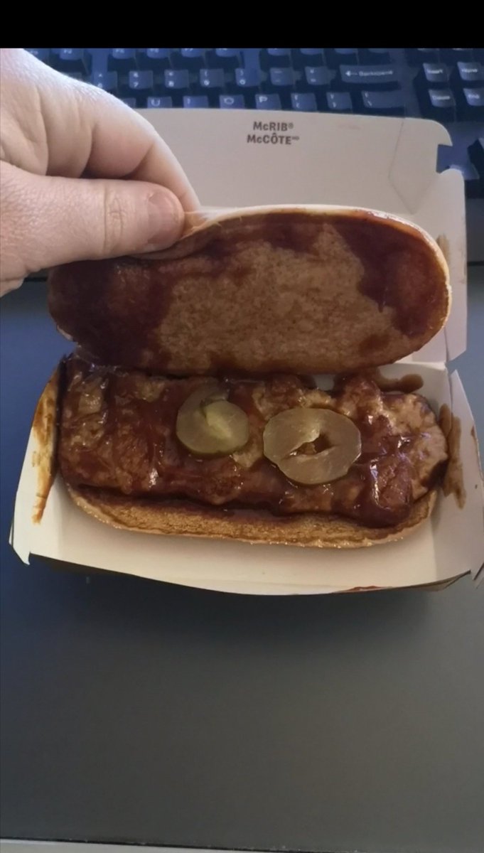 SimonDMC's tweet image. C'mon @McDonaldsCanada...this for almost $14?? Do better! #mcrib