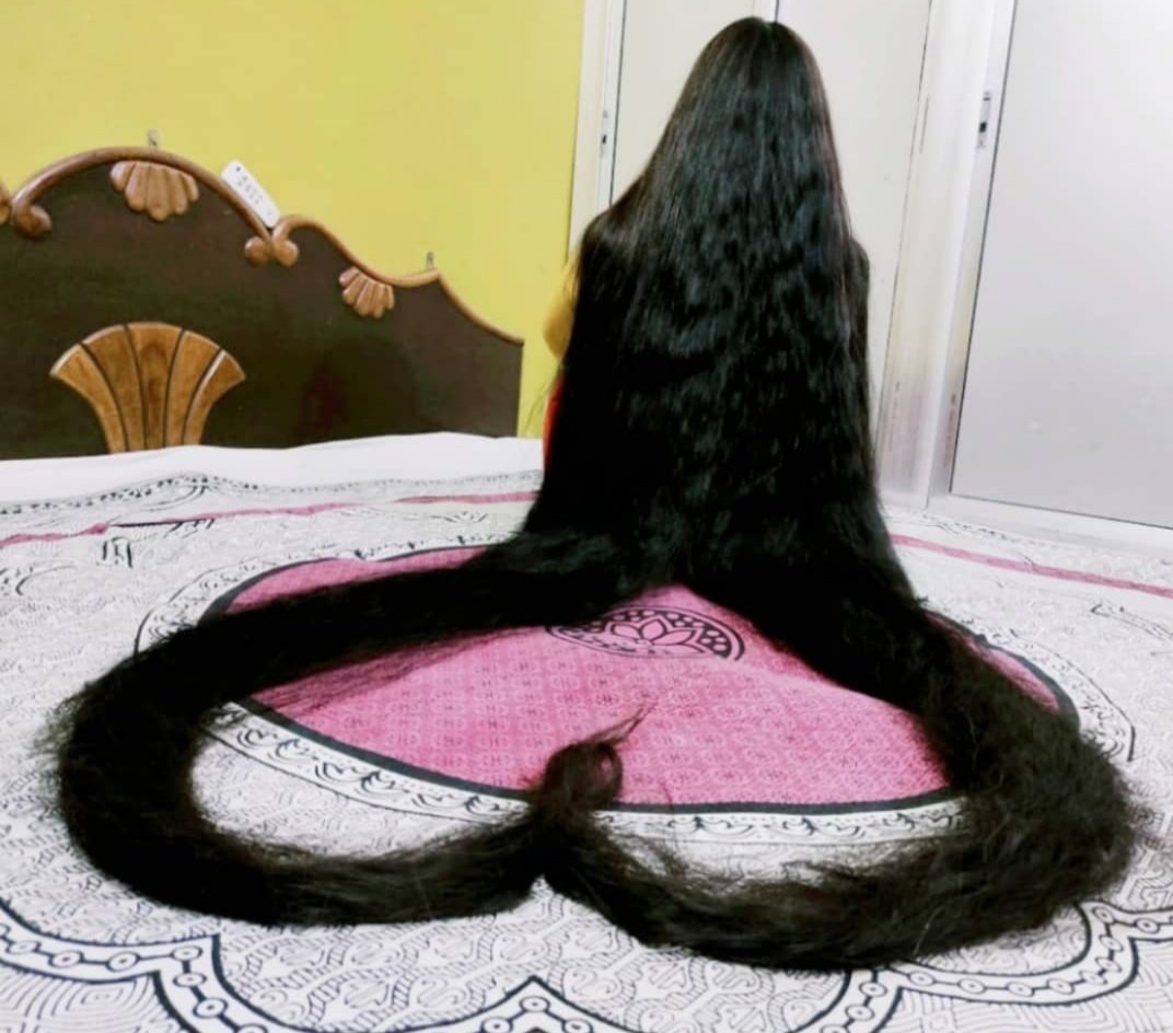 Amazing Long Hair Picture... ❤️#smitalongesthair #longhair #longhairstyle #ranpunzel #blackhair #gorgeoushair #realranpunzel #silkyhair #shinyhair #smitasrivastava