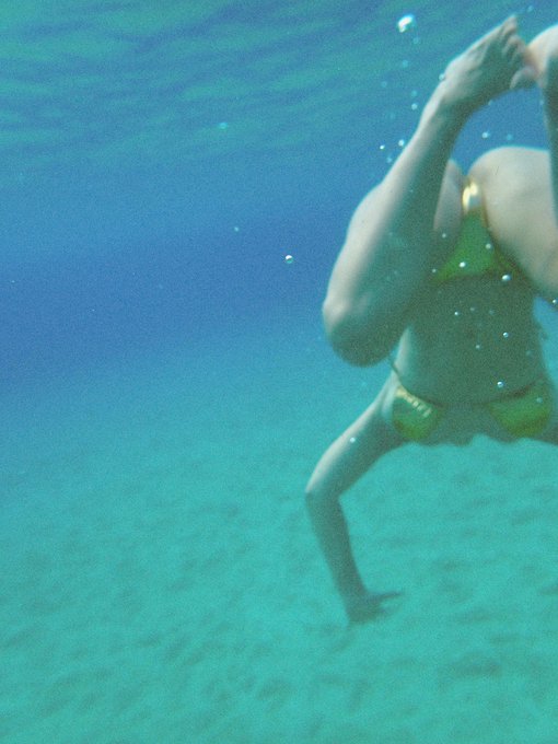 🧜🏻&zwj;♀️ https://t.co/LUicb8ocKV 🌊 https://t.co/zsCREO2eoN