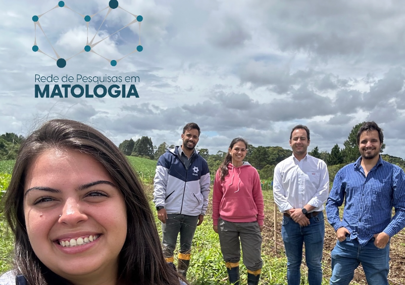UfprS's tweet photo. This week, we received the visit from IHARA Chemical Industry at our University farm to evaluated possible  pre-emergent herbicides mixtures for weed control in soybean crops. This is the first trial of sowing soybeans at Canguiri Farm since 2010.  

 @pgapv @UFPR https://t.co/oNhVKSsMN9