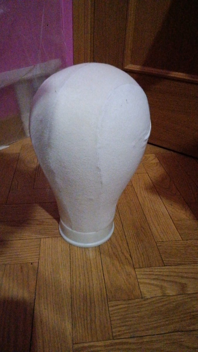 SairysCosndProp's tweet photo. @Seleseal_ Hola mi niña! En Amazon venden unas cabezas de maniquí que van por tallas, están diseñadas para peluquería, yo tengo una y la verdad es que cambia mucho la manera en la que puedes simular tu cabeza. Espero que te sirva ☺️ https://t.co/6JBSEjuzxa