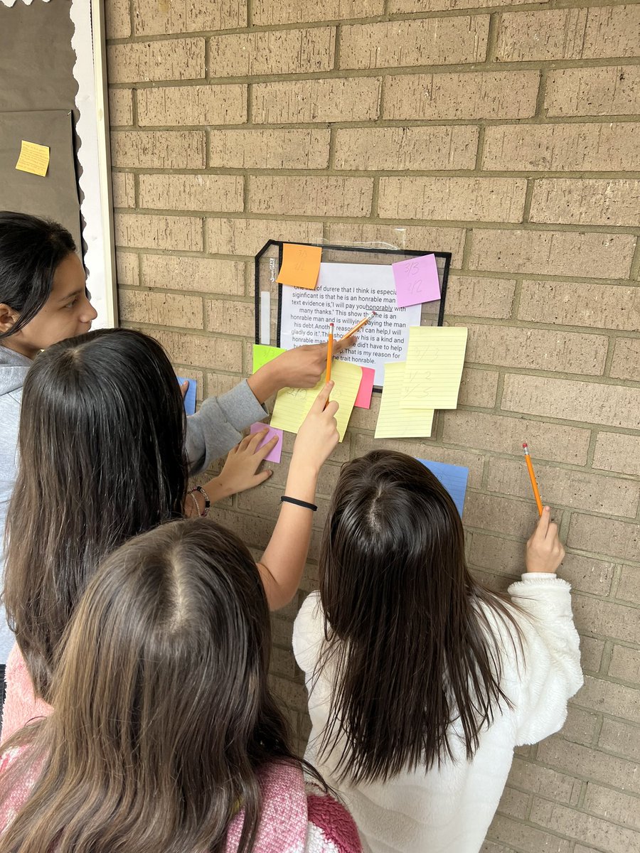 MsDelaney504's tweet photo. Scoring their Unit 5 ECR Responses! Learning from mistakes and successes! @Escamilla_AISD @BMElifritzT https://t.co/PUl0bVIgOw