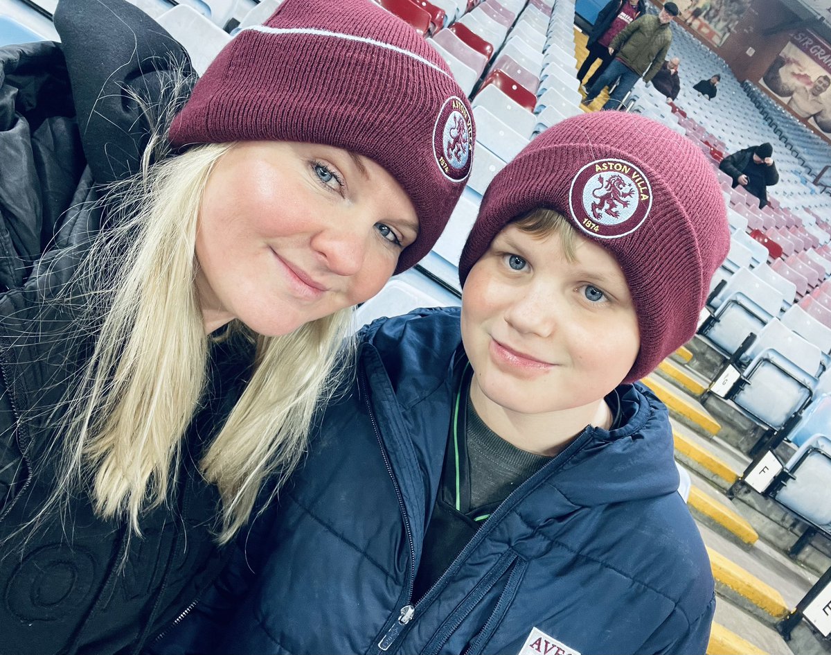 claireglover21's tweet photo. Our favourite place to be #UTV https://t.co/4kPptBXFe9