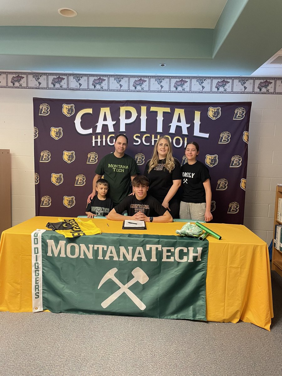 Capital High’s Lance Baumgart signed with Montana Tech track today. 

Baumgart is a sprinter who also plays football and hockey here in Helena. #mtscores