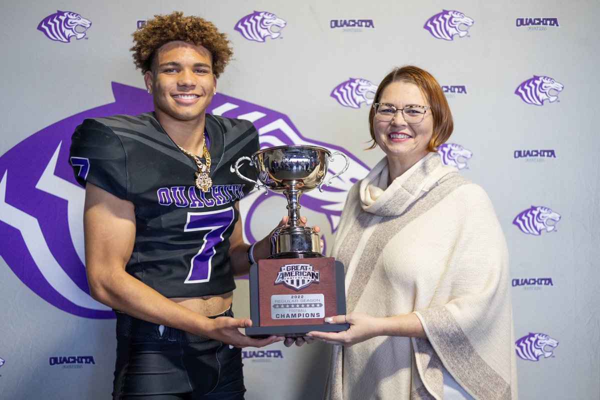MaddoxOlatunde's tweet photo. After a great visit the weekend I’m blessed to receive an offer from @OuachitaFB 🙏🏽‼️

@CoachSpenceOBU 
@Coach_Wilk 
@DibbleTj 
@davewiljr 
@LDBellFootball 
#BlueRaiderRecruits https://t.co/JxpKObZ1kX