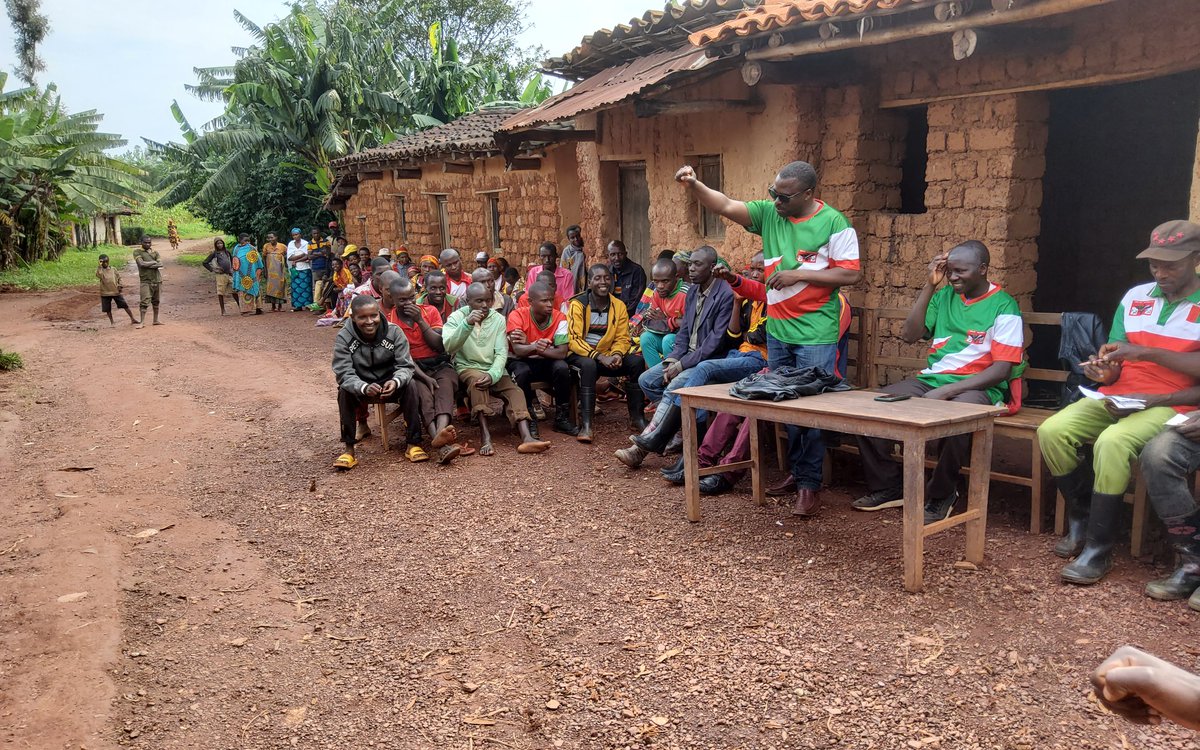 ZGitaramuka's tweet photo. #PROVINCEGITEGA #COMMUNEKARUSI ZONE GITARAMUKA; umunyamabanga wa zone Gitaramuka yasozereye urgence rwokugendera ubucimbiri 25 bugize iyozone; urworugendo yarusozerereye mubucimbiri bwa Nyarutovu, mpara, na kabashi bwokumutumba Nyarutovu. https://t.co/4unCC3euB5
