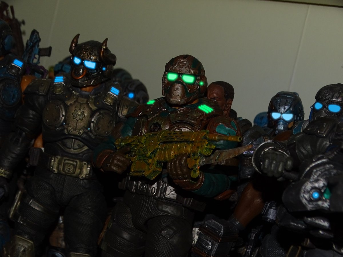 Gears Of War Figures And Customs tweet media