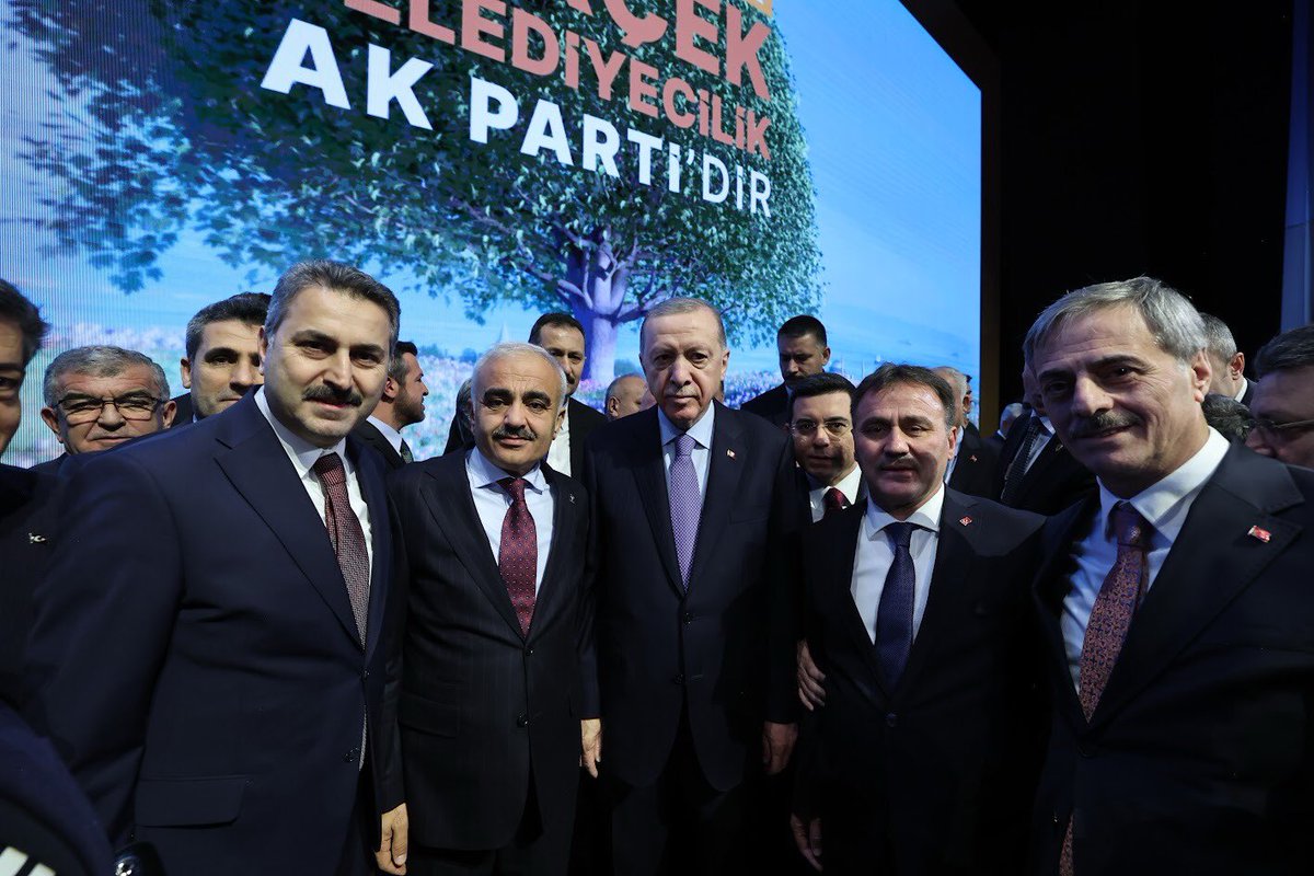 ercancimen29's tweet photo. Her daim bizlerin yanında olan, hizmet için ömrünü milletine adamış, vatanına milletine sevdalı, AK Parti Genel Başkanımız ve Cumhurbaşkanımız Sayın Recep Tayyip Erdoğan'ın tüm  hemşehrilerimize selamları var👋

@RTErdogan 
@Akparti https://t.co/nyhQeLlJ2F