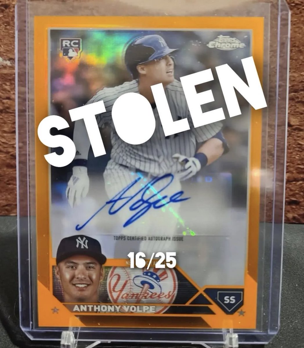gurucollects's tweet image. 🚨 STOLEN CARD 🚨

This Anthony Volpe Topps Chrome Orange Rookie Auto /25 worth about $500 was just stolen from a collector at a card show in Toronto.

The card is numbered 16/25.

If you find anyone trying to sell this card, reach out to neilcollectscards on IG, and share this…