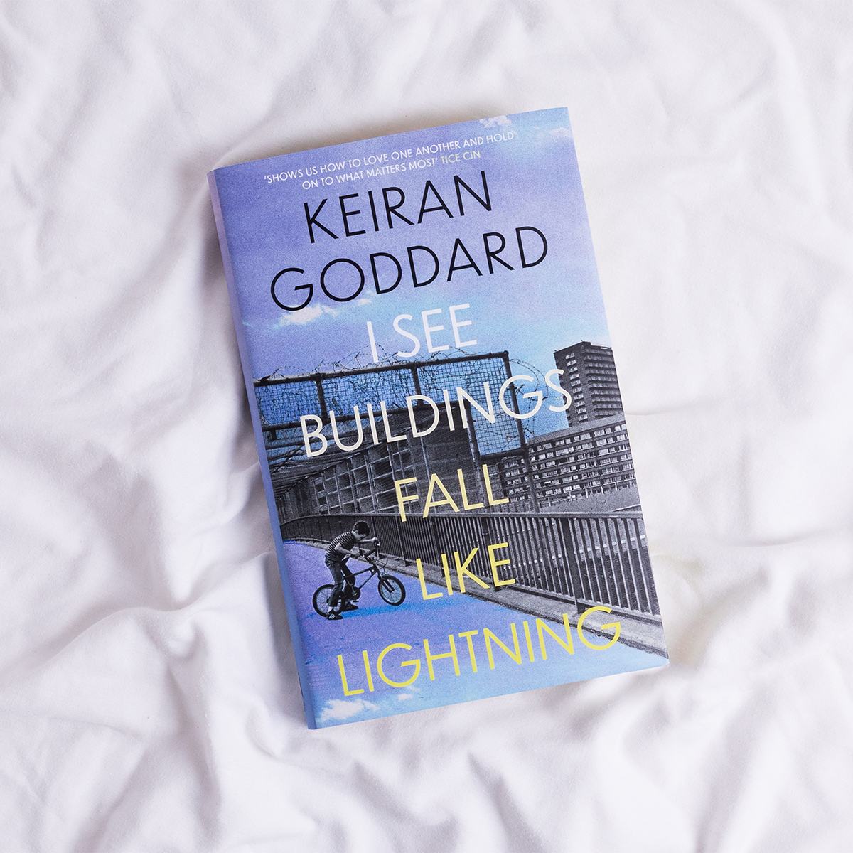 LittleBrownUK's tweet photo. ⚡ 'Shows how to love one another and hold on to what matters' ⚡ @TiceCin
Five friends. Five lives. Countless hopes.
@keirangoddard1's extraordinary, moving and lyrical #ISeeBuildingsFallLikeLightning is out in hardback this February.
Pre-order now:https://t.co/gSACAzJrvj https://t.co/nLz2oe3Zjq