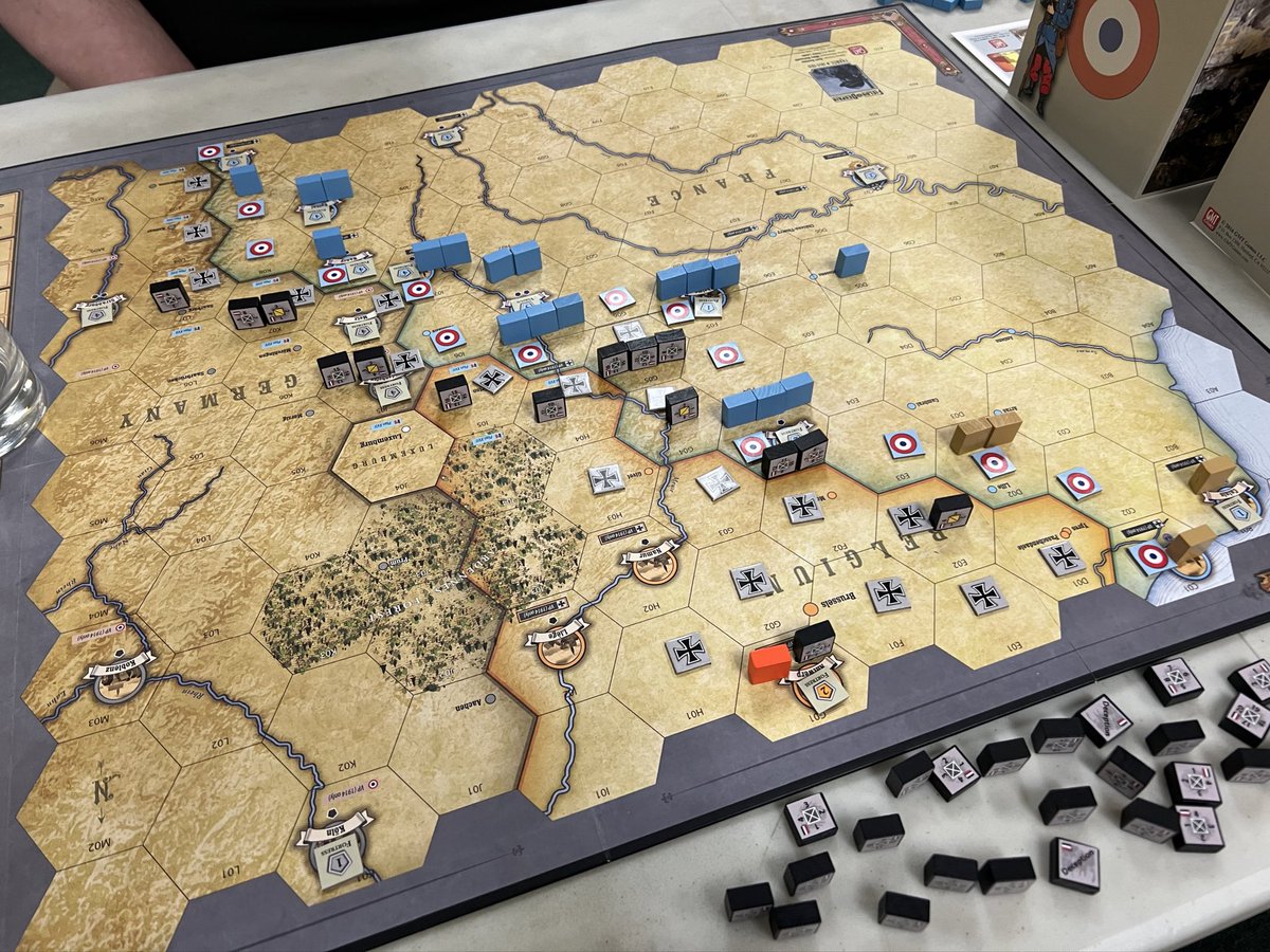 Duking it out in <a href="/gmtgames/">GMT Games</a> Fields of Despair!

I’ve really got strengthen that right wing 🧐