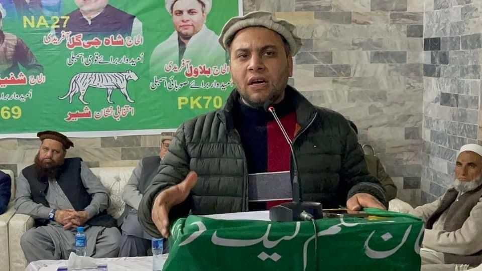 IBilawalAfridi's tweet photo. جمرود نئی آبادی حاجی شاکر اللہ کلی میں سابق ایس ایچ او جمرود حاجی تحسین اللہ آفریدی نے این اے 27 کے امیدوار الحاج شاہ جی گل آفریدی سابق سنیٹر  الحاج تاج محمد افریدی اور پی کے 70 کے امیدوار الحاج بلاول آفریدی کے لئے اپنے حجرے میں تقریب کا انعقاد کیا
@pmln_org #PK70 #NA27 https://t.co/PquCvOnl6l