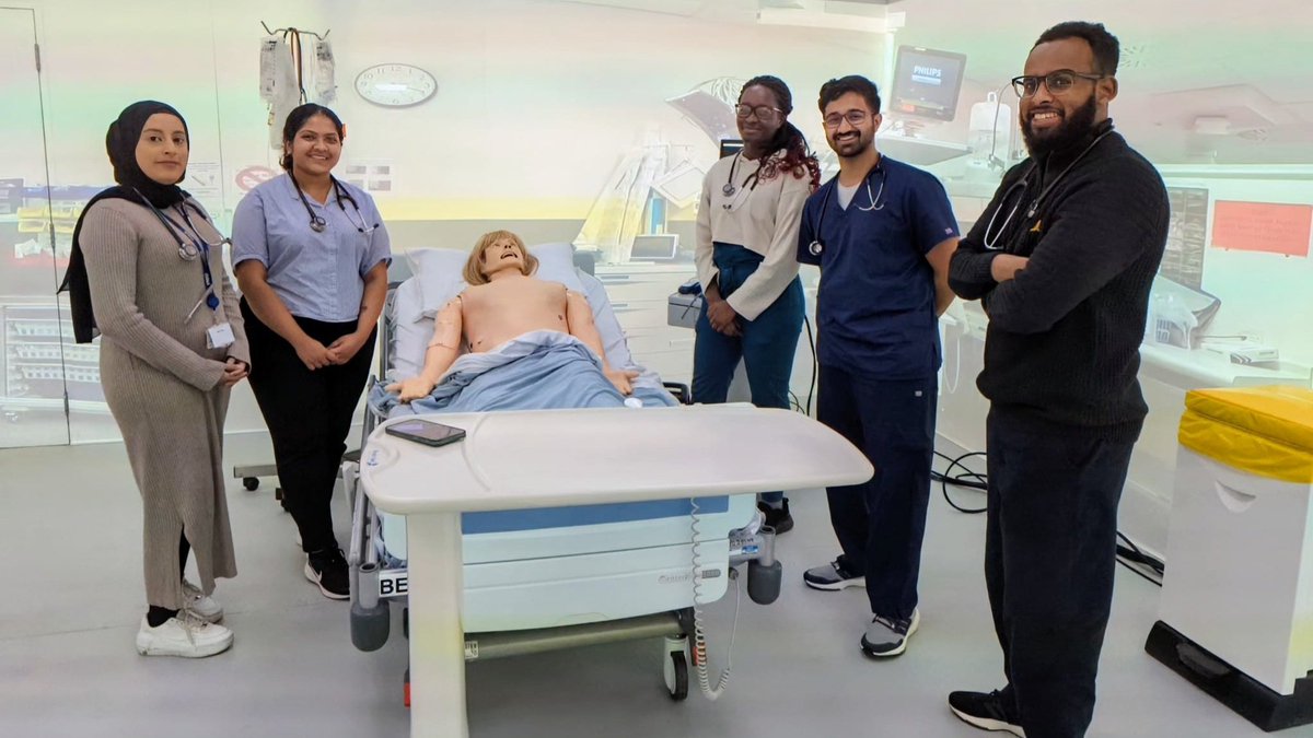 UHNM_Sim's tweet image. Tuesday means foundation year sims. Today we've tested out some new phone tech which enables viewers to hear both sides of a phone conversation made from inside the ERL during a simulation. This allows for calls to be received outside of the viewing gallery.
Thank you @sim4med