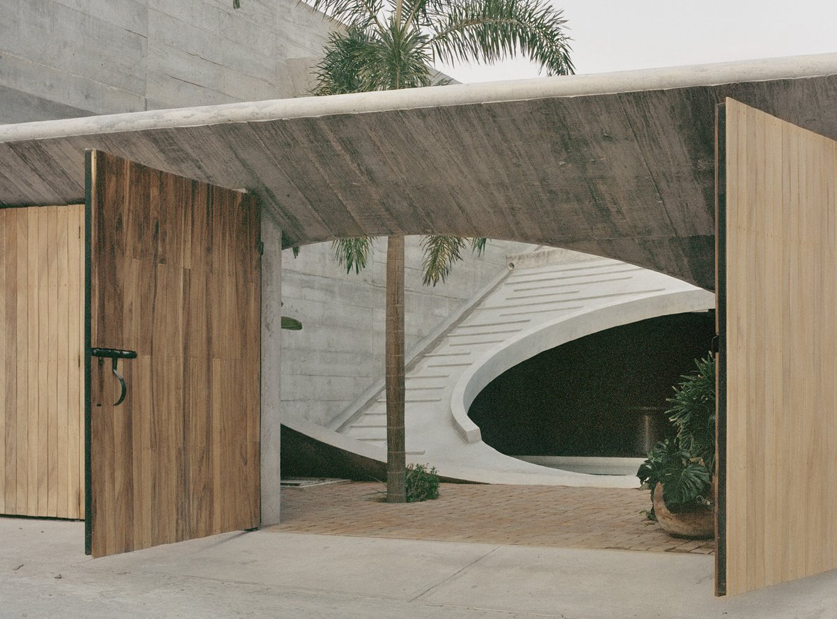 Crypto Arch tweet media