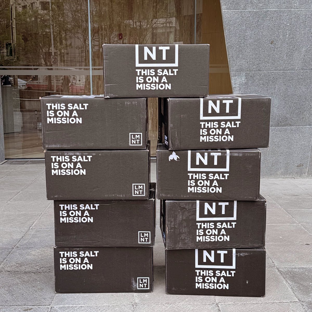 This is salt on a mission!!! More @drinklmnt arriving to the Mexican Salt House - 🇲🇽🧂⚡️ A hidratarse!!! #lowcarb #drinklmnt #sodium #electrolytes #hydration #paleo #carnivore