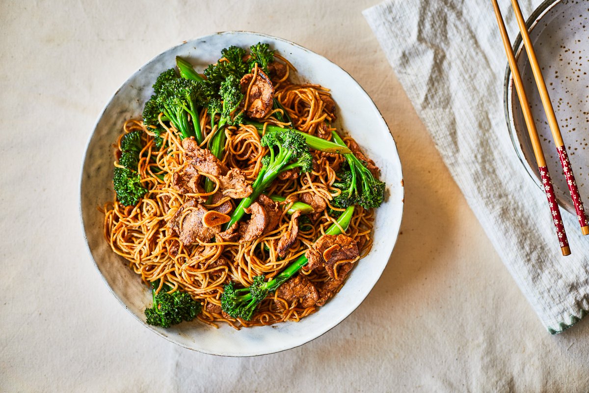 Tenderstem® broccoli adds a succulently sweet, nutty hit to your favourite meals. Chuck a few stems in your next stir-fry and enjoy the satisfying crunch! 🥦 😋