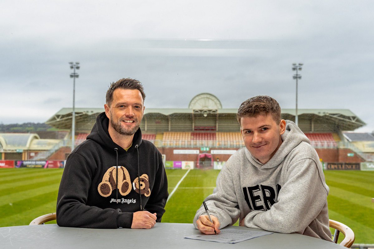 Llanelli Town AFC are delighted to announce the signing of Danny Williams!

Formerly of Cardiff City, Haverfordwest and most recently Pontypridd United, Danny brings a wealth of experience and quality to the side. 

Welcome to the Reds, Danny! 🔴