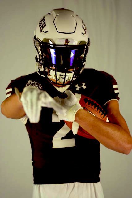 cordoba_vincent's tweet photo. After much thought and consideration, I’m excited to announce my commitment to Lehigh University!!
#buildthenest 
@LehighFootball @LU_CoachMac @coach_cahill @CNBroncoFB @BrandonHuffman https://t.co/JxPZhyNF8j