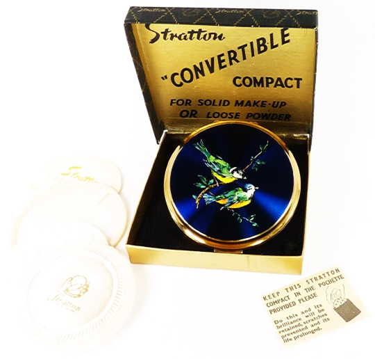 Vintagecompacts's tweet photo. https://t.co/ojvgKtnqyn #strattoncompact #vintage #vintagestyle #1950s  #Accessories #compact #1950swomen @Vintagecompacts https://t.co/vko3aEmClY