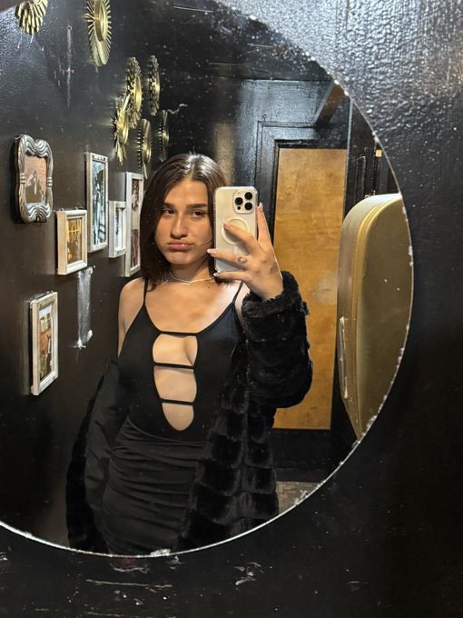 Hi I'm down to meet dm if you're interested