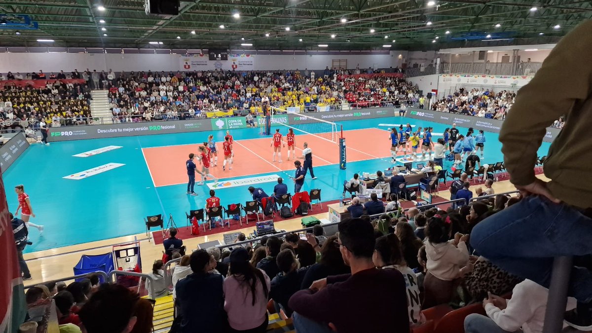 Los voluntarios y voluntarias de #proteccioncivildoshermanas están presentes en la Copa de la Reina de Voleibol 2024, que se está celebrando en #doshermanas del 26 al 28 de enero, para velar por el buen desarrollo de las actividades realizadas.

Enhorabuena compañer@s !!!